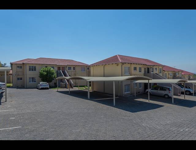 3 BEDROOM TOWNHOUSE FOR SALE IN MEYERSDAL
